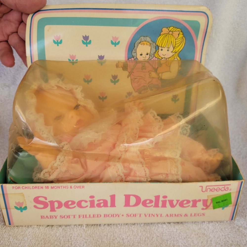 Uneeda Doll Co. Special Delivery. Vintage 1985. Still in original box.